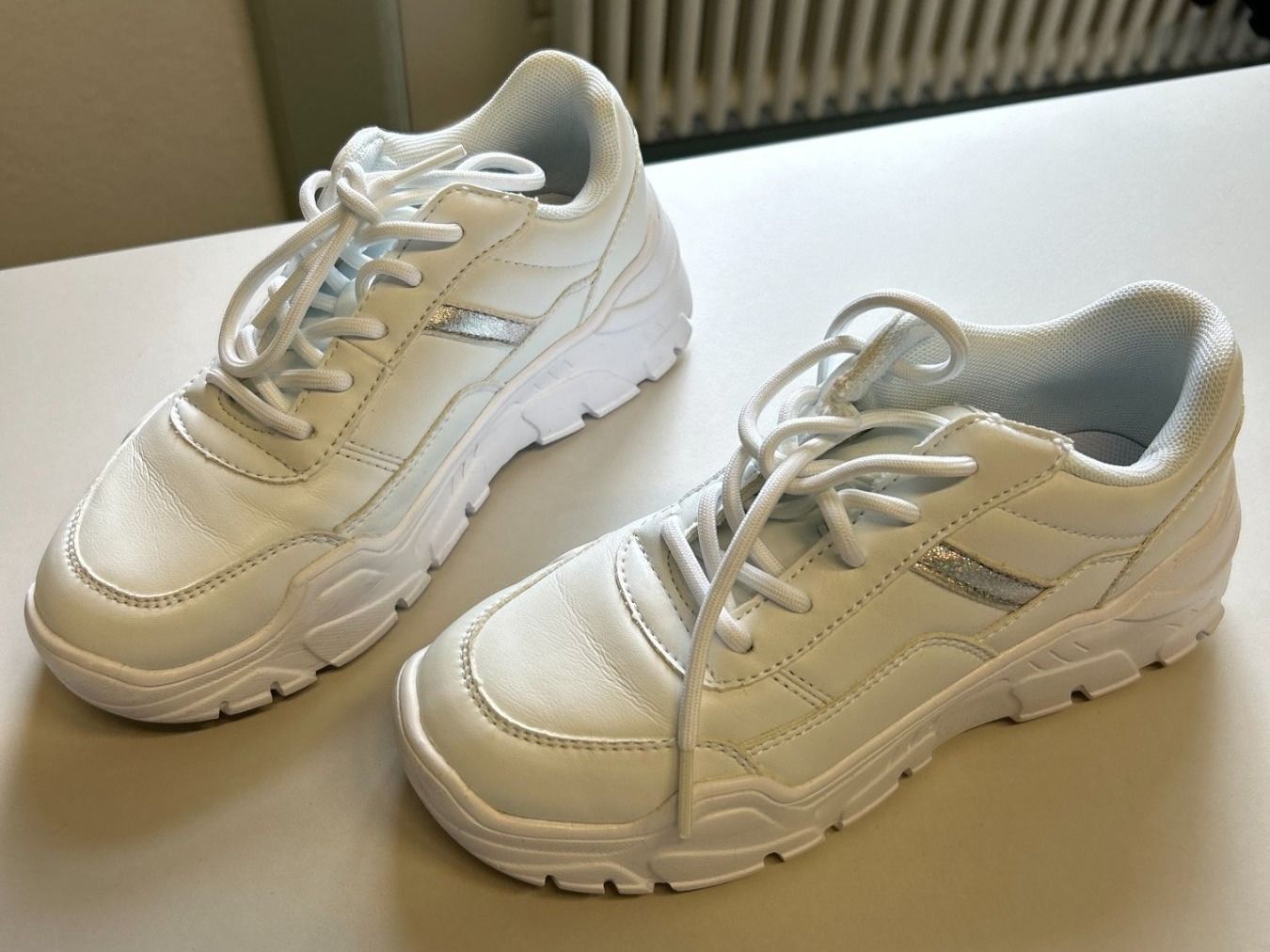 Herrenschuhe: Kinderschuhe Sneaker Venice Grösse 34 NEU – Neu (gemäss Beschreibung) aus Zürich von kun_d8p9 4