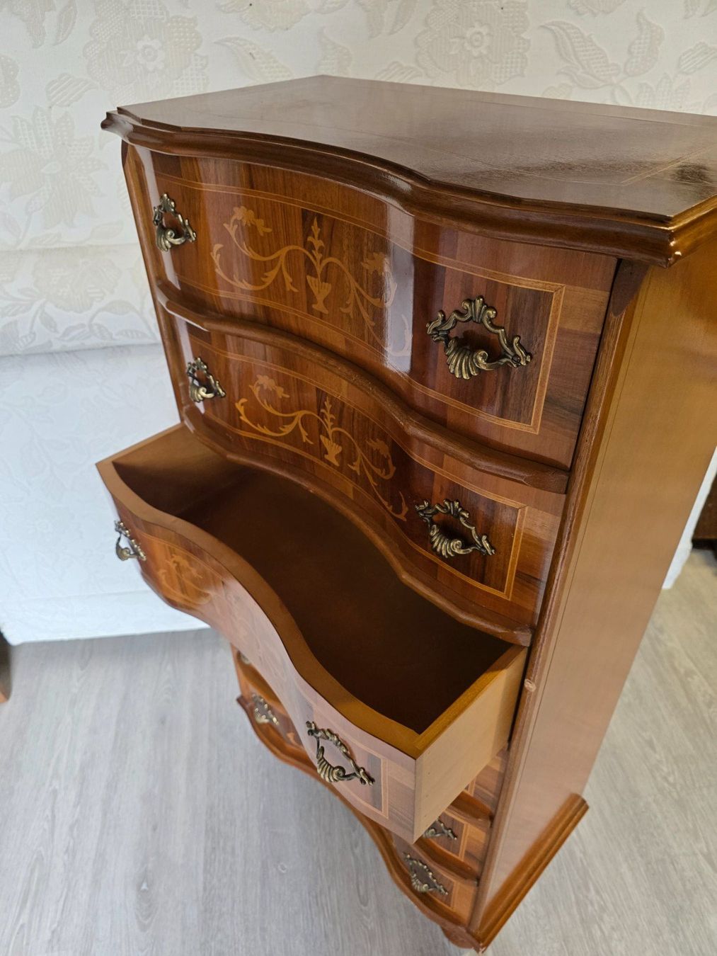 Cassettiere: Antike Intarsien Kommode Schubladen Möbel Sideboard – Usato da Walterswil BE venduto da Lonitti 4