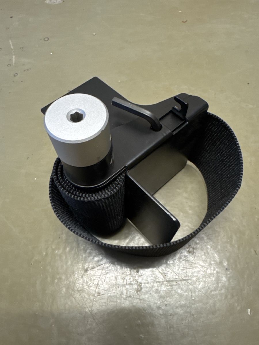 Supporti a parete: USM Haller CPU Halter für Kitos M – Usato da Rüti ZH venduto da ZdieKralle