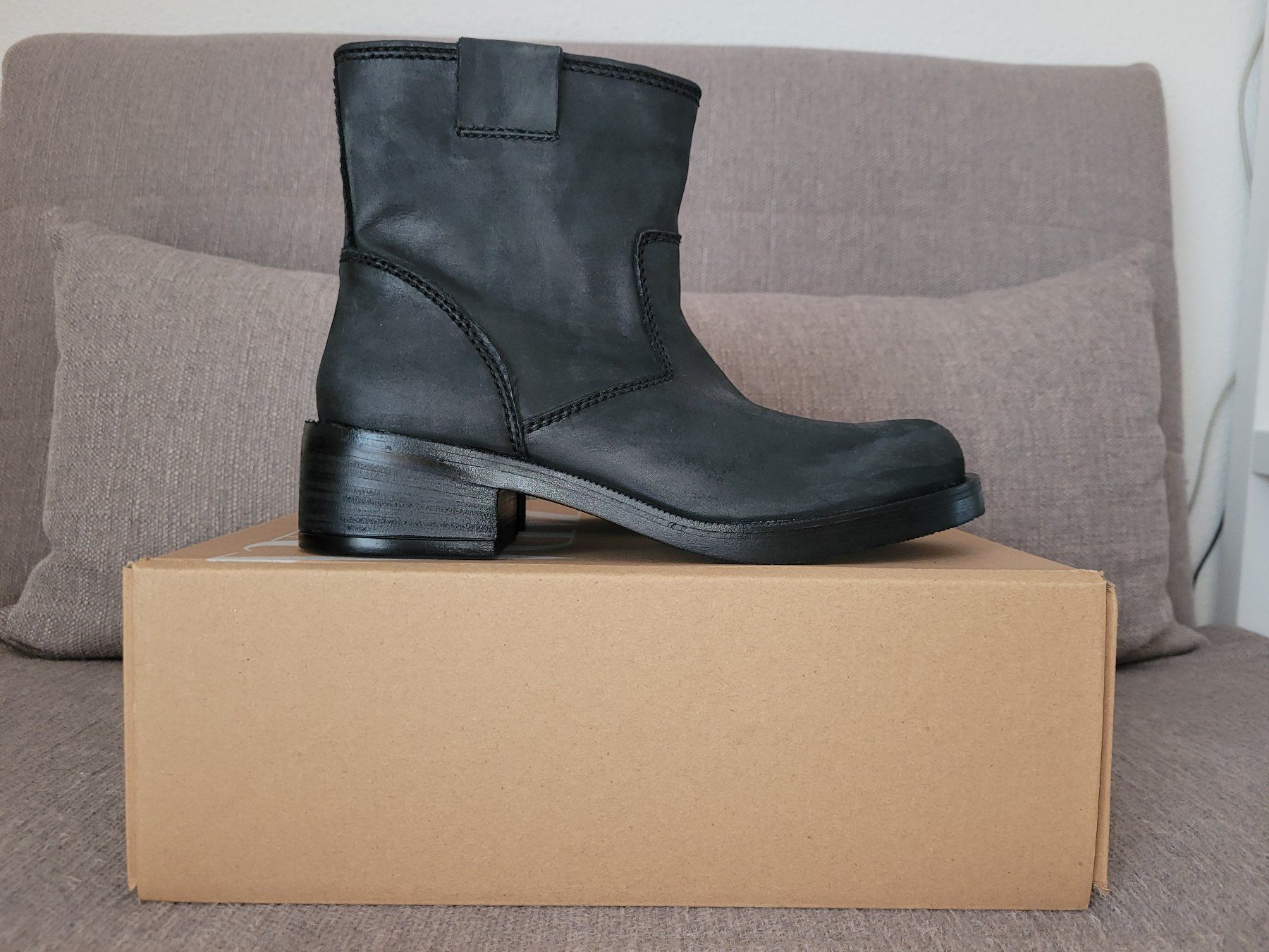 Zara Damenschuhe: LEDERBOOTS ZARA NP. Fr. 129.- – Neu (gemäss Beschreibung) aus Biberist von Soleda67 1