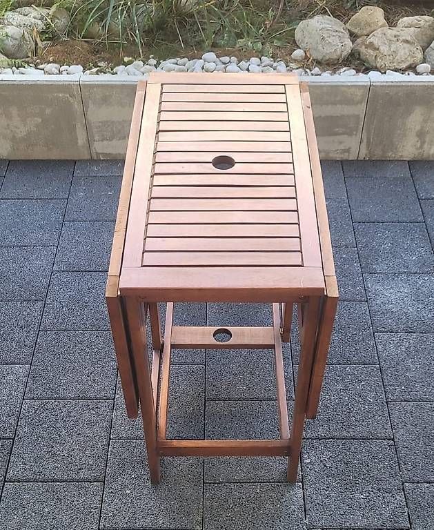 Set di tavolo e panche: Table et quatre chaises pliables – Usato da Cugy VD venduto da deb_7ln6 2