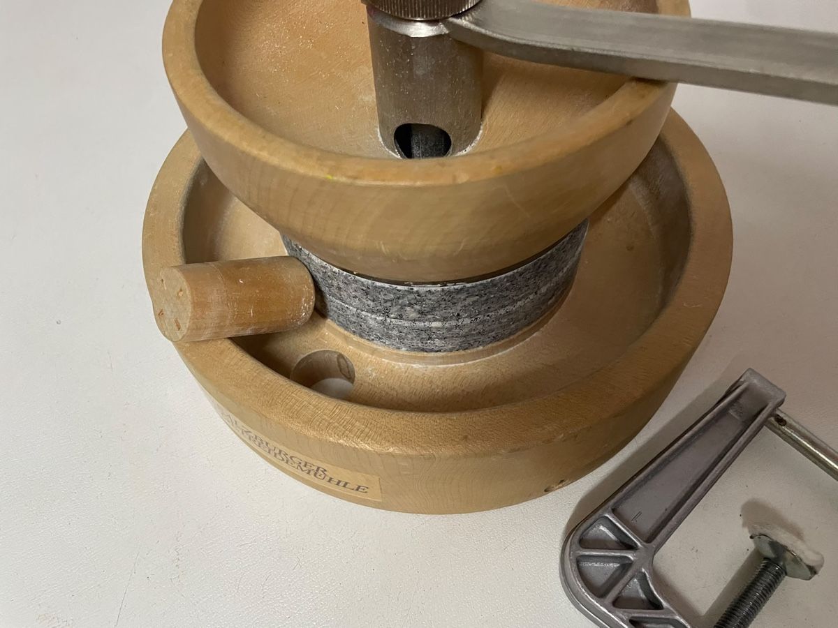 Appareils de cuisine: Salzburger Hand-Getreidemühle – D'occasion à Greifensee par fabia.studer 2