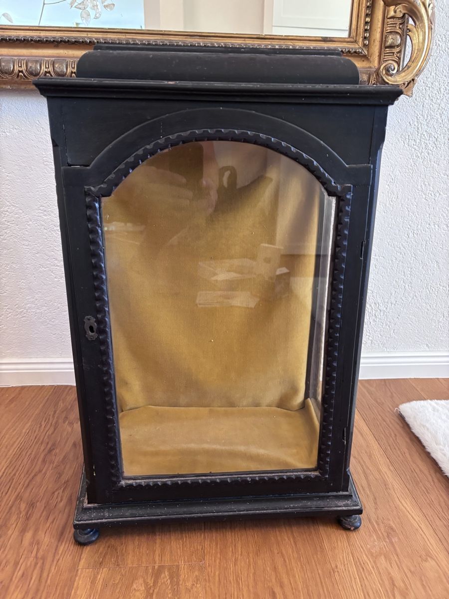 Vitrinen: Vitrine Antik mit Schlüssel – Gebraucht aus Binningen von Goldsmith8 1