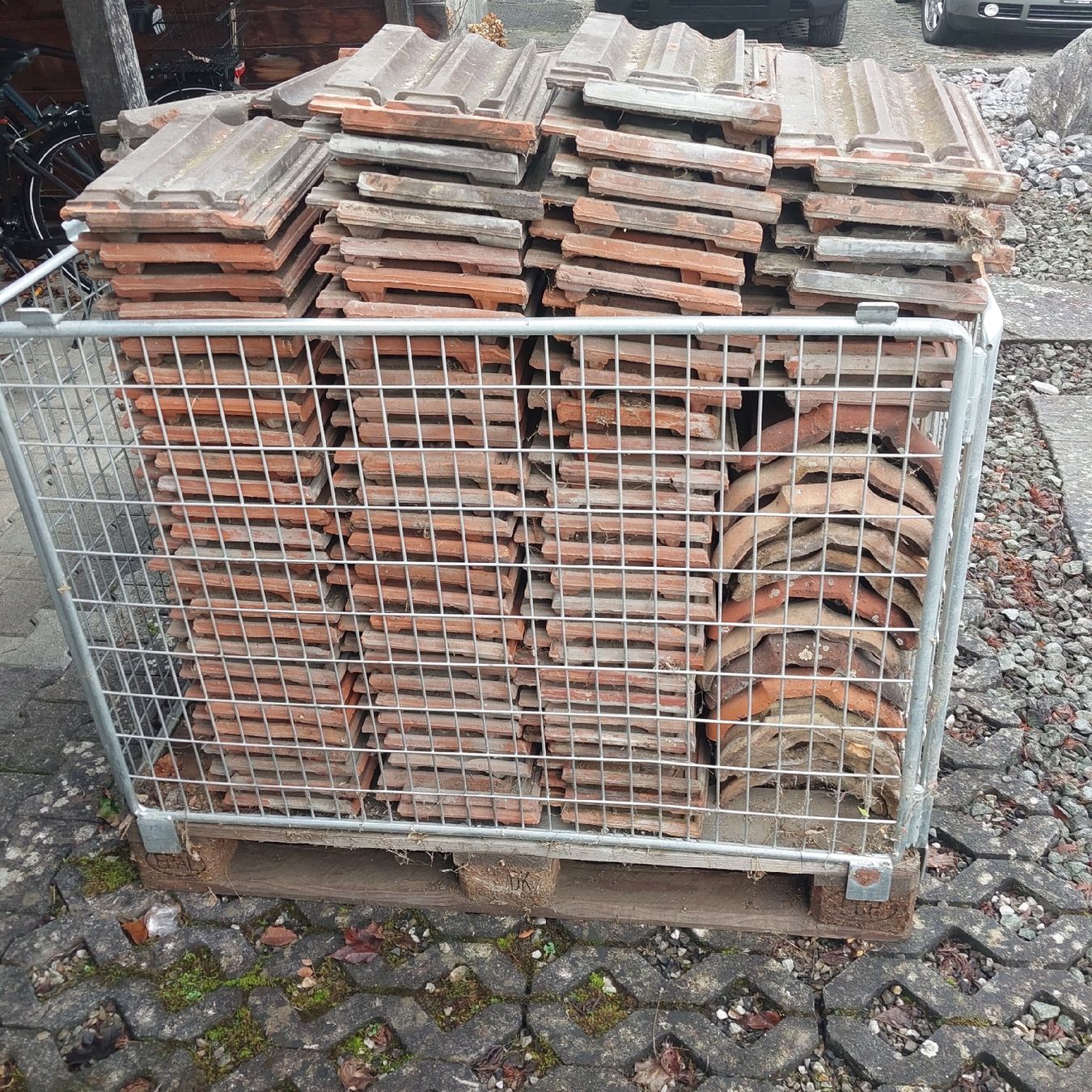 Steine & Dachziegeln: Doppelfalzziegel – Gebraucht aus Villnachern von Belair66
