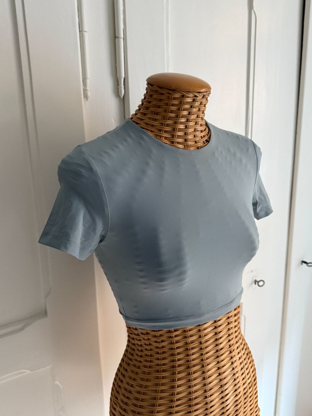 Zara T-shirt: ZARA - cropped T-Shirt hellgrau S – Usato da Zürich venduto da Diazaio 1