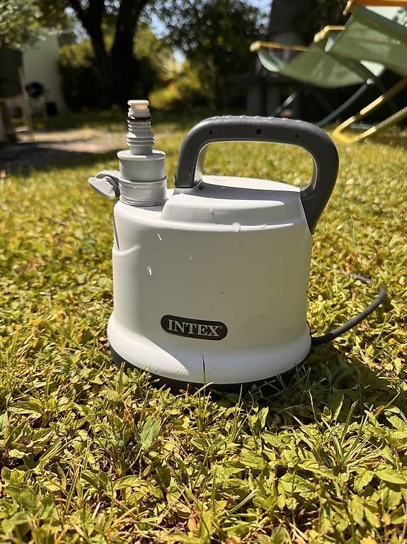 Intex Pompes et pièces: Absaugpumpe 3595 l/h – D'occasion à Rudolfstetten par nad_j7jq