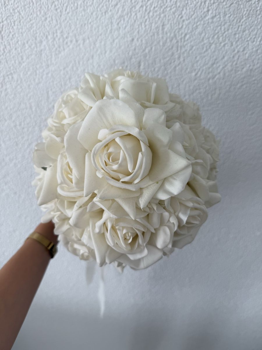 Toutes les décorations: Blumenstrauss aus Seidenblumen – D'occasion à Gebenstorf par sdent 1