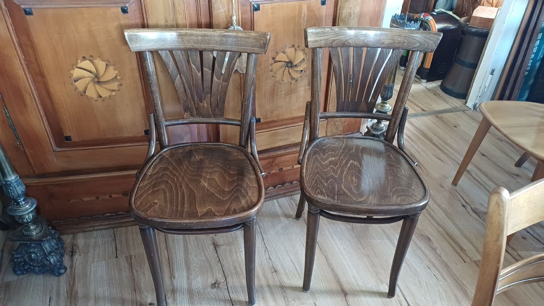 Sedie: 2 Vintage Bistrostügle – Usato da Flawil venduto da Pinkmalibu