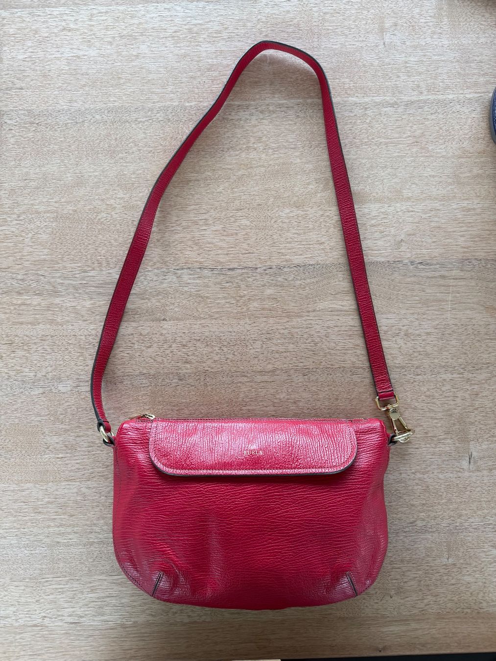 Furla Borse da donna: Furla Red Leather Shoulder Bag - Stylish & Functional – Usato da Allschwil venduto da cen_hbj2 8