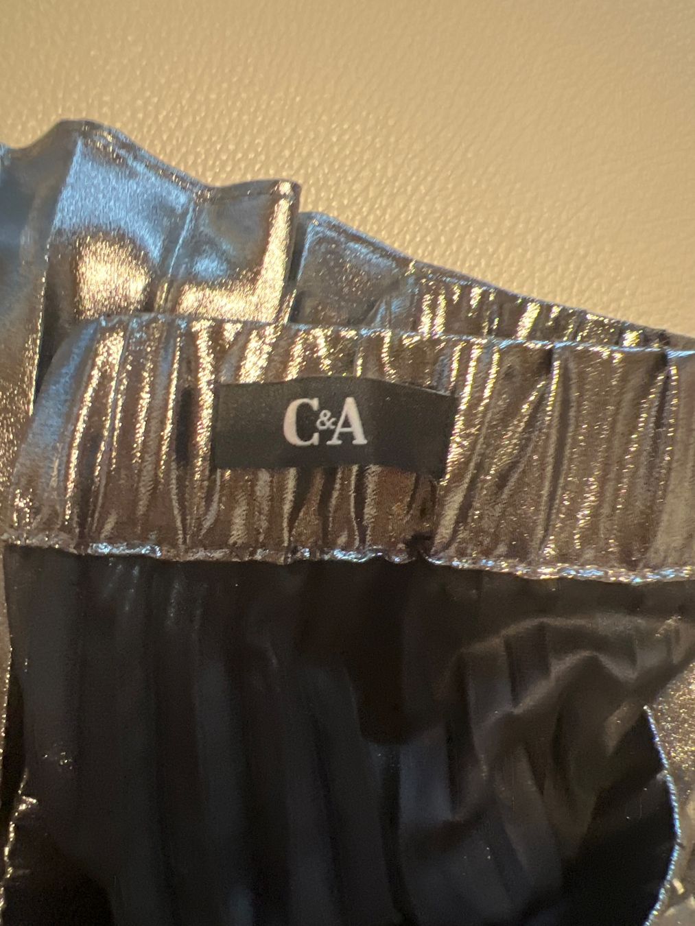C&A Gonne: C&A Rock glänzend Silber Gr. 38/40 – Nuovo (secondo la descrizione) da Chur venduto da van_hnc6 2