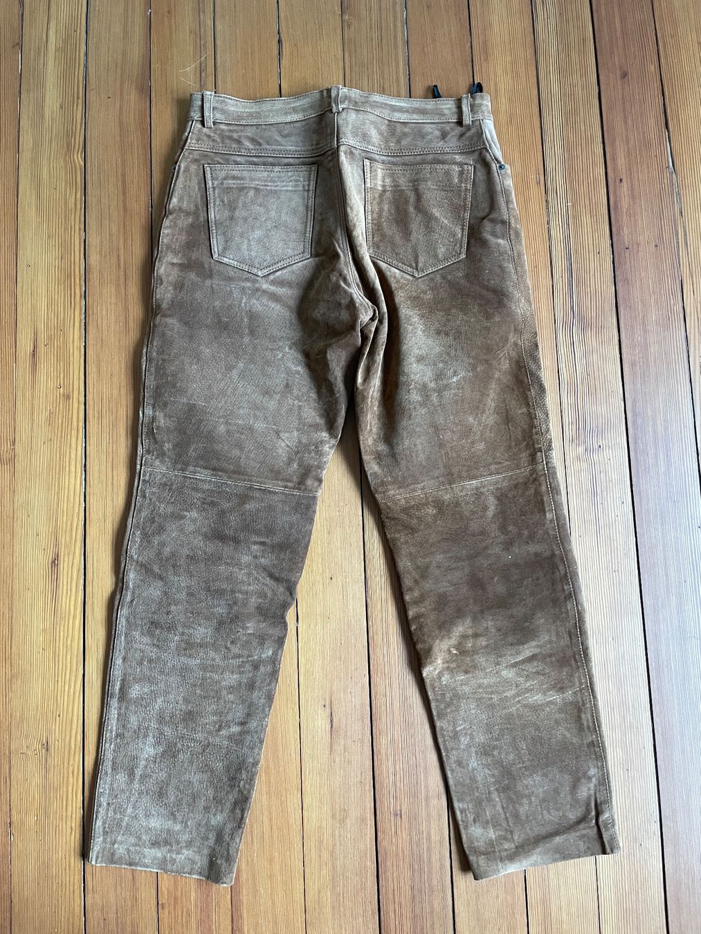 Pantaloni: Vintage Suede leather pants – Usato da Zürich venduto da lulu_c 1