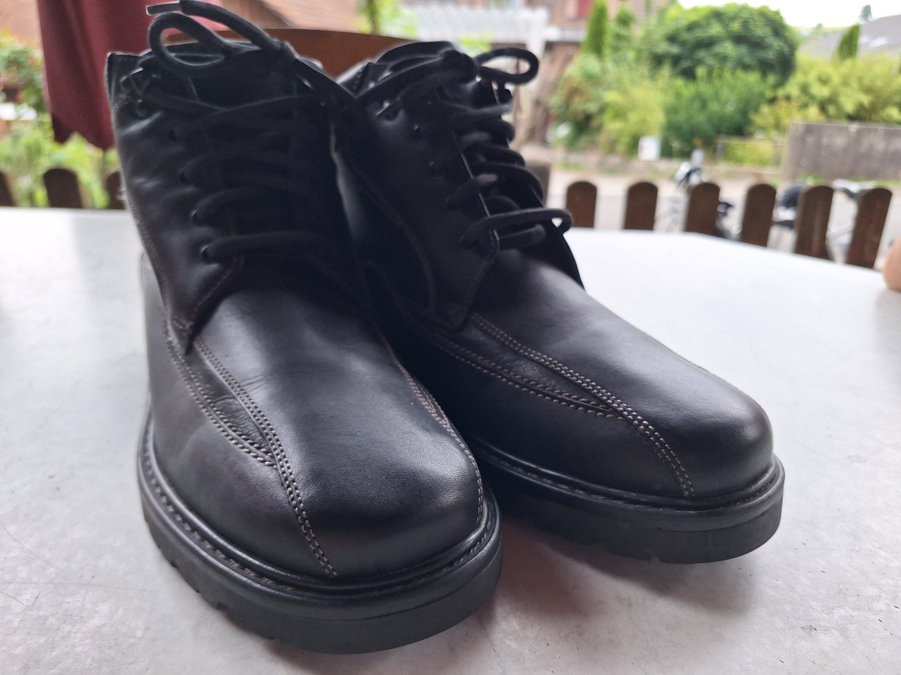 Herrenschuhe: FRETZ MEN SCHUHE - SCHWARZ - LEDER - GR 9/ 44 – Neu (gemäss Beschreibung) aus Huttwil von Kunterbuntli