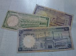 Lot ++ 3 Banknoten aus Saudi Arabien ab 1968