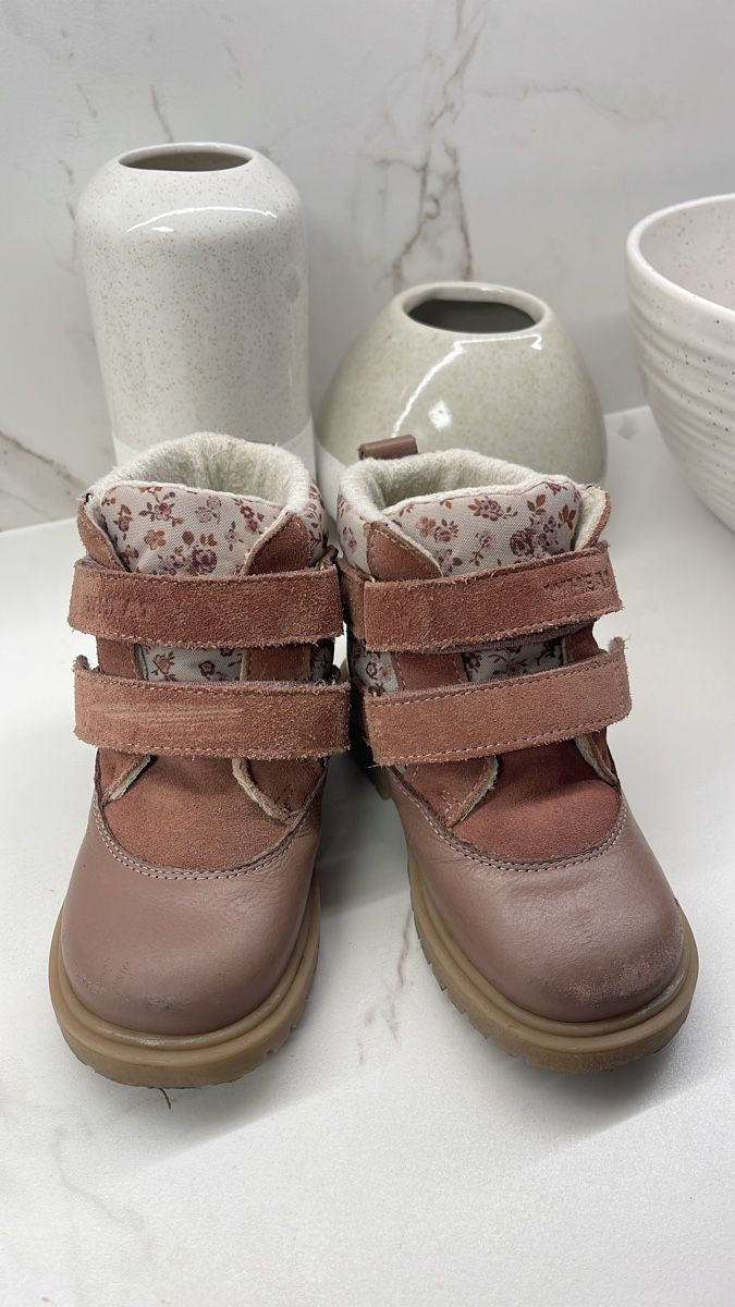 Wheat Scarpe per ragazze: Winter Stiefel Mädchen Wheat 26 – Usato da Täuffelen venduto da Nice800