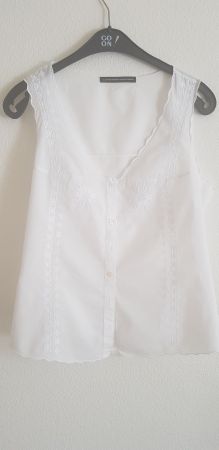 Baumwollgilet, weiss, leicht, luftig mit schöner Stickerei