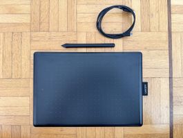 Grafiktablett Wacom One M mit Stift und Kabel