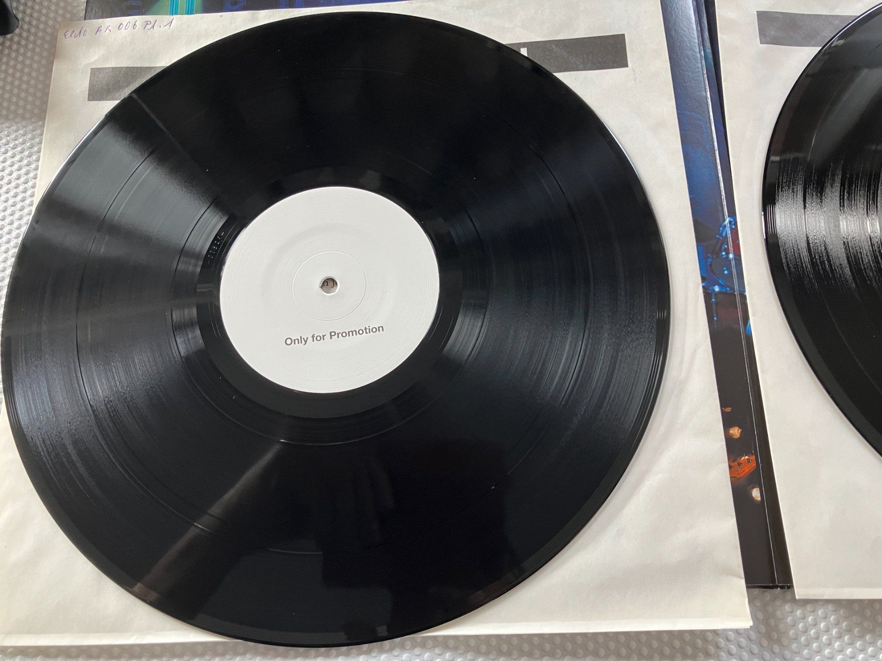 Dischi in vinile: Guru Guru – Usato da Aarwangen venduto da Jukebox3 6