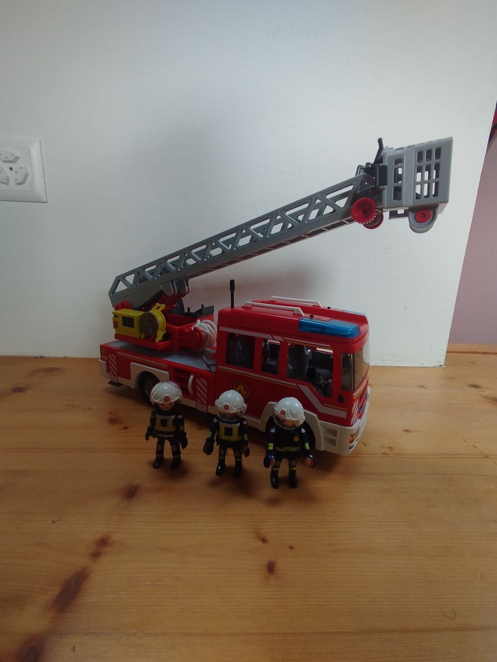 Ensemble caserne et camions de pompiers Playmobil (Gebraucht) in Sierre ...