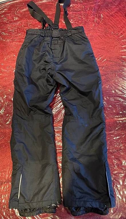 Pantaloni: Pantalon de ski taille 146-152 – Usato da Martigny-Croix venduto da jen_t9fp 2