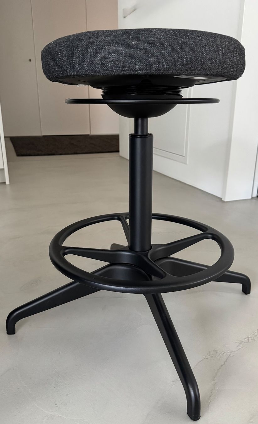 Ikea Sgabelli: Schwarzer Drehhocker, Bürohocker, Top Zustand! – Nuovo (secondo la descrizione) da Wollerau venduto da avonostheim 1