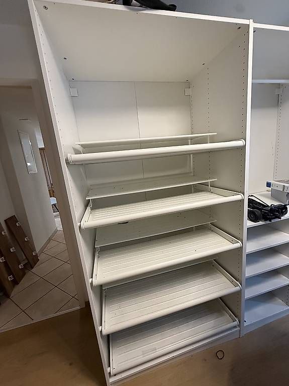 Armoires: Kleiderschrank – D'occasion à Unterengstringen par _Janina_ 1
