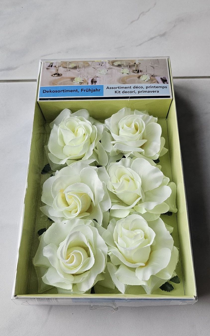 Tutte le decorazioni: Dekosortiment Rosen, weiss, 6 Stk. – Nuovo (secondo la descrizione) da Igis venduto da Mfsi