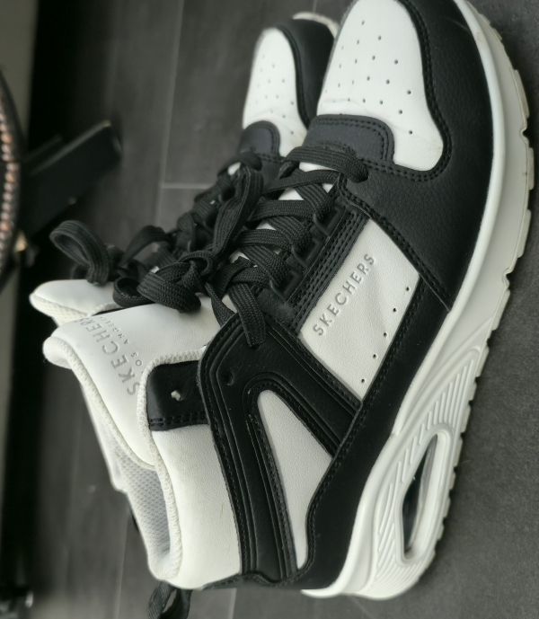 Scarpe da donna: Skechers Sneaker Grösse 39 – Usato da Ehrendingen venduto da Ince2016