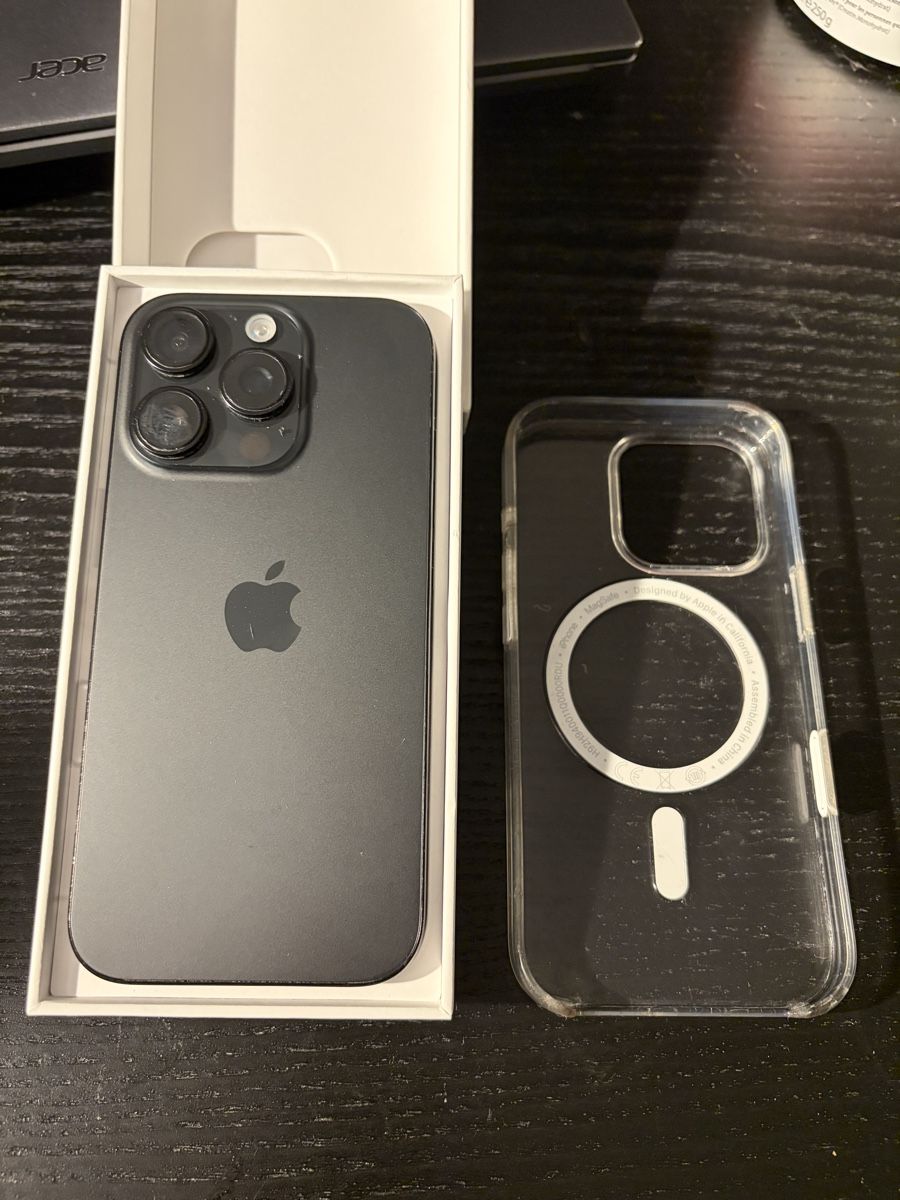 Apple Telefoni cellulari / Smartphones: iPhone 16 Pro 256gb, Vorderglas gebrochen – Usato da Döttingen venduto da er_amg_02