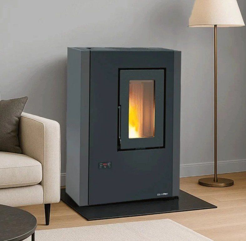 Schwedenöfen: Poêle à granulés étroit ventilé Luisella Maxi Extraflame – Neu und originalverpackt aus Lausanne von UniDecoCasa
