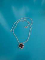 Clover pendant necklace black and rose-gold colour