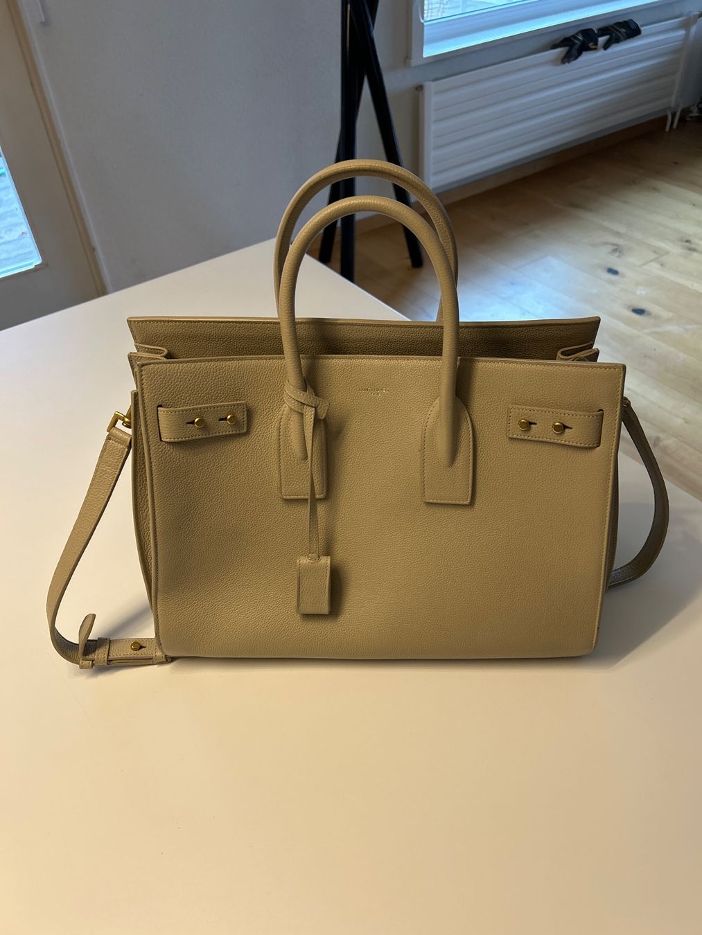 Saint Laurent Borse da donna: St Laurent, Sac, de  jour – Usato da Chez-le-Bart venduto da kouni12 1