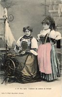 St. Gallen   SG   -   Trachtenfrauen am Spinnrad    ca. 1900