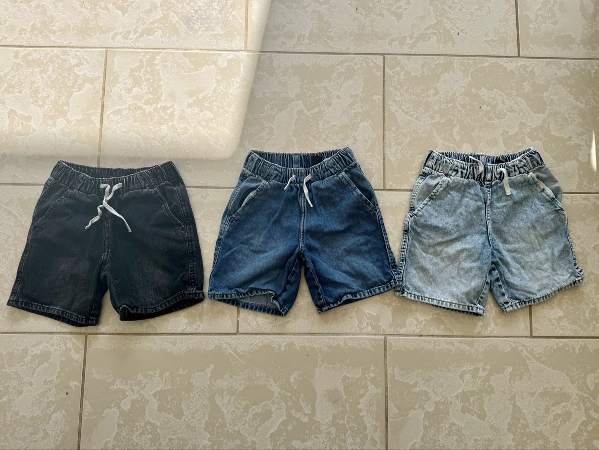 H&M Lotti & Set di vestiti: 3 Denim Pull-On Shorts for Summer H&M – Usato da Bülach venduto da dan_7scp 2