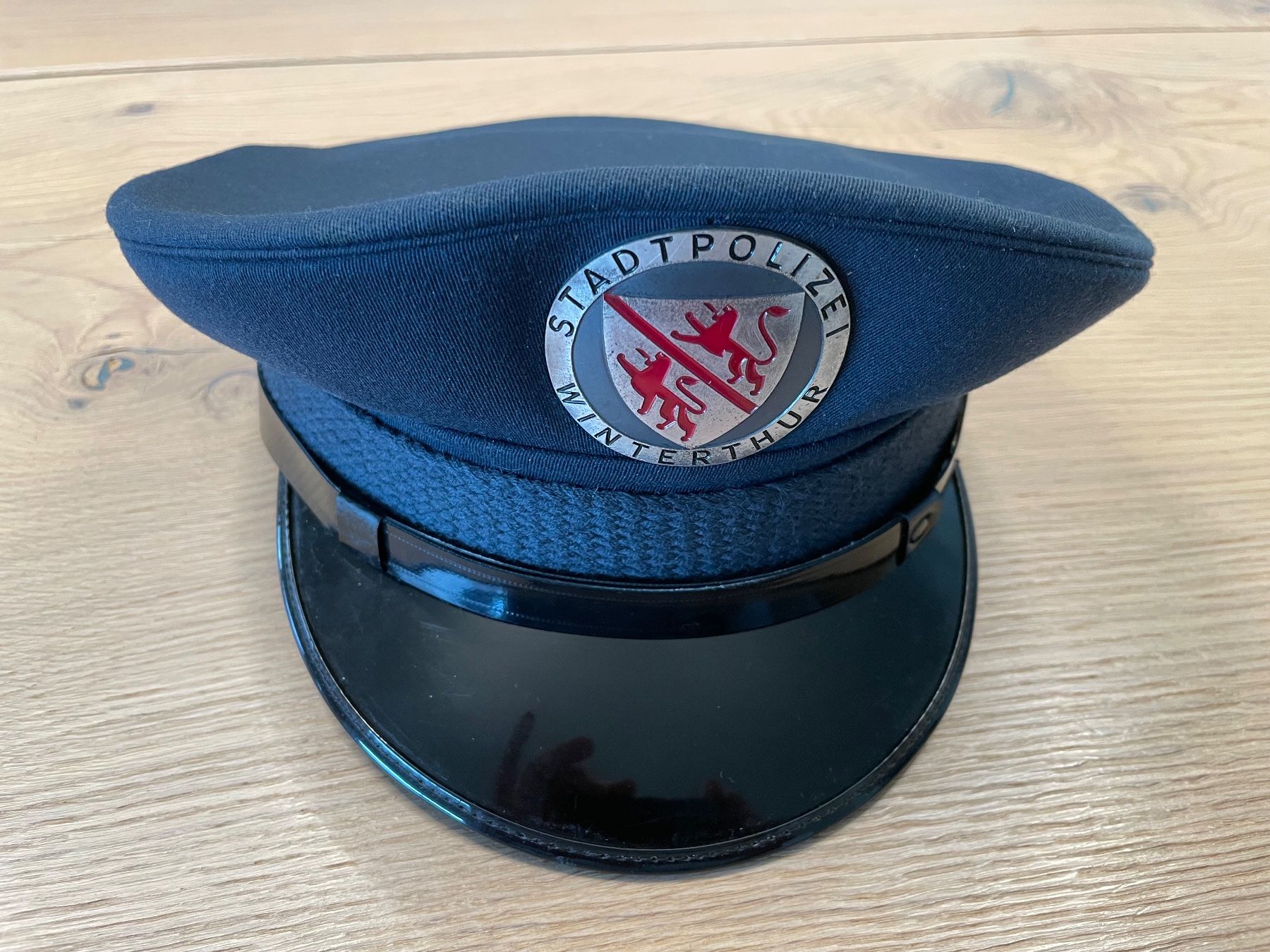 Chapeaux, bonnets & casquettes: Polizeimütze – D'occasion à Wangen SZ par KAM07