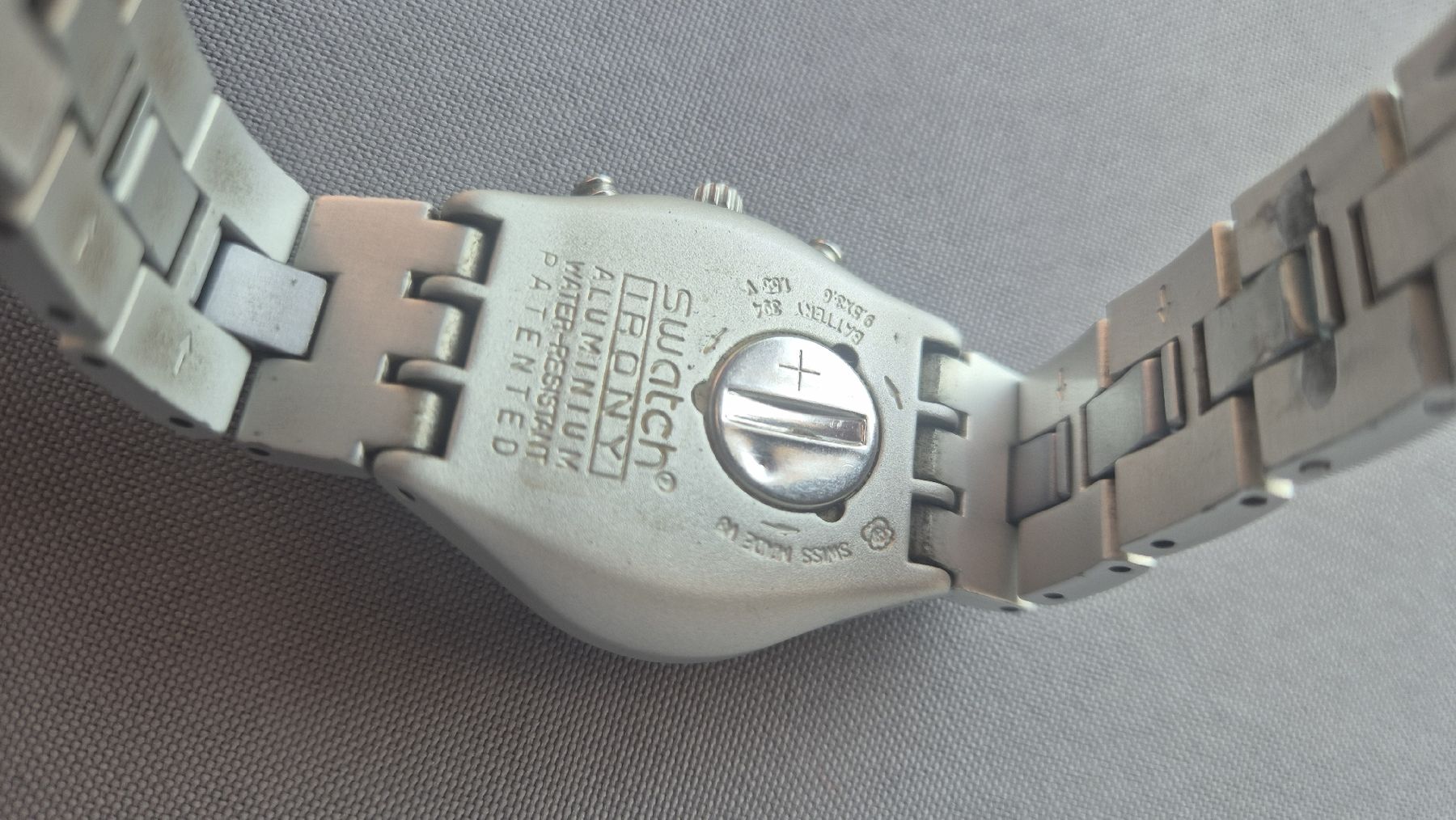 Swatch Uhren: Swatch Chronograph Uhr silberfarben ohne Batterie  – Gebraucht aus Unteriberg von Foxcross 1