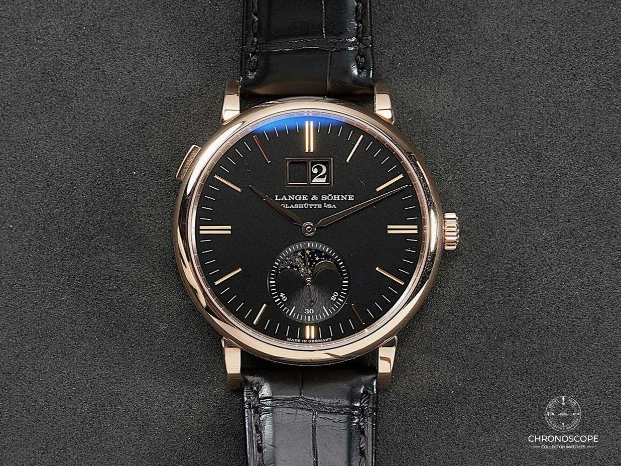 A. Lange & Söhne Orologi: A. Lange&amp;Söhne Saxonia Moonphase, ref. 384.031 – Nuovo e nell'imballaggio originale da Luzern venduto da ChronoScope6004