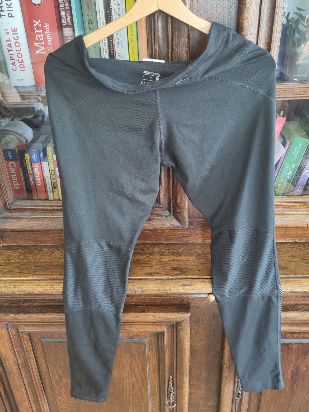 Tute: Nike Sport Hose Grosse L – Usato da Zürich venduto da Saf12 3