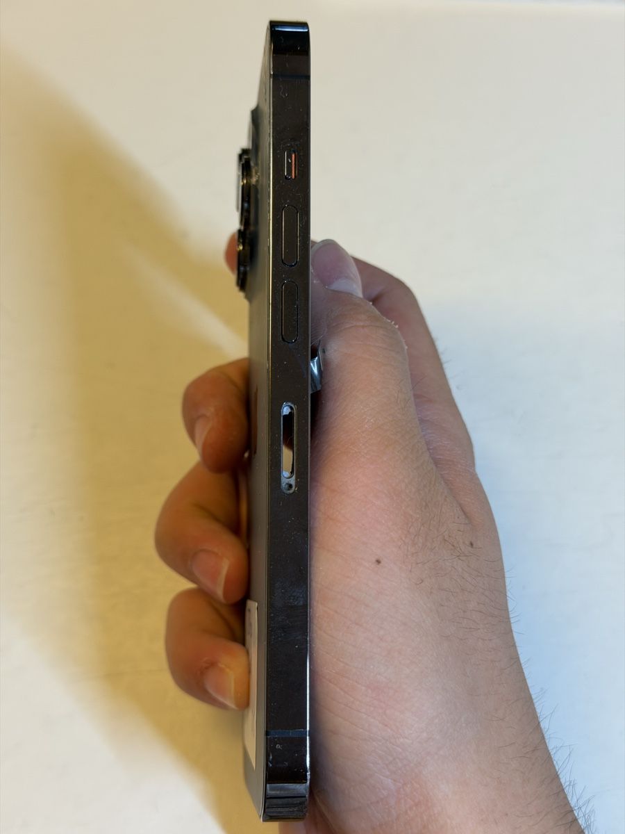 Apple Portables: iPhone 13Pro Gehäuse  – Défectueux à Chur par beverlyone 3