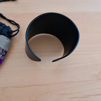 Armreif aus Metall