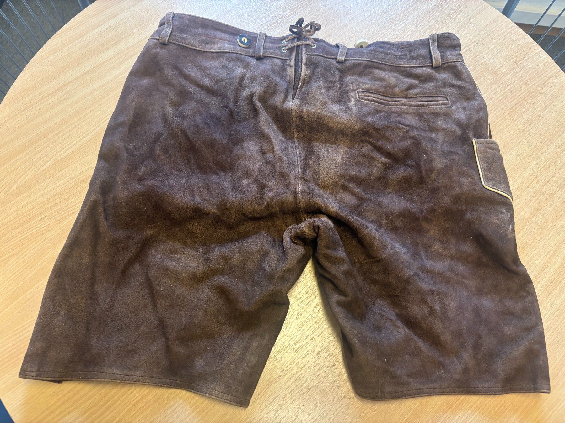 Pantalons: Der Wildschütz Lederhose Grösse 52 – D'occasion à Horw par Schwego 1