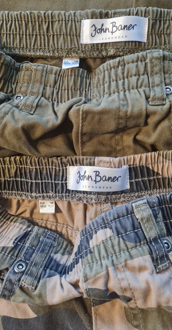Pantaloni: Hosen 2 Stk. GR. 140 – Usato da Beinwil Freiamt venduto da tafa8 1