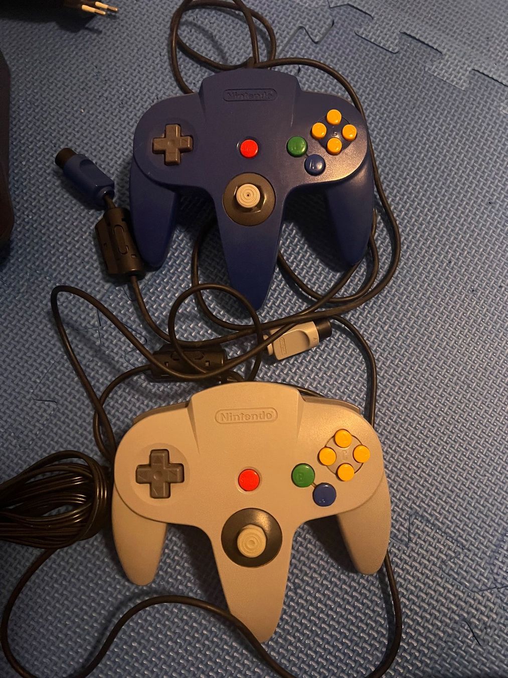 Nintendo Console: Nintendo 64 / N64 Konsole mit 2 original Controller – Usato da Gossau SG venduto da schlitzerdemon 4