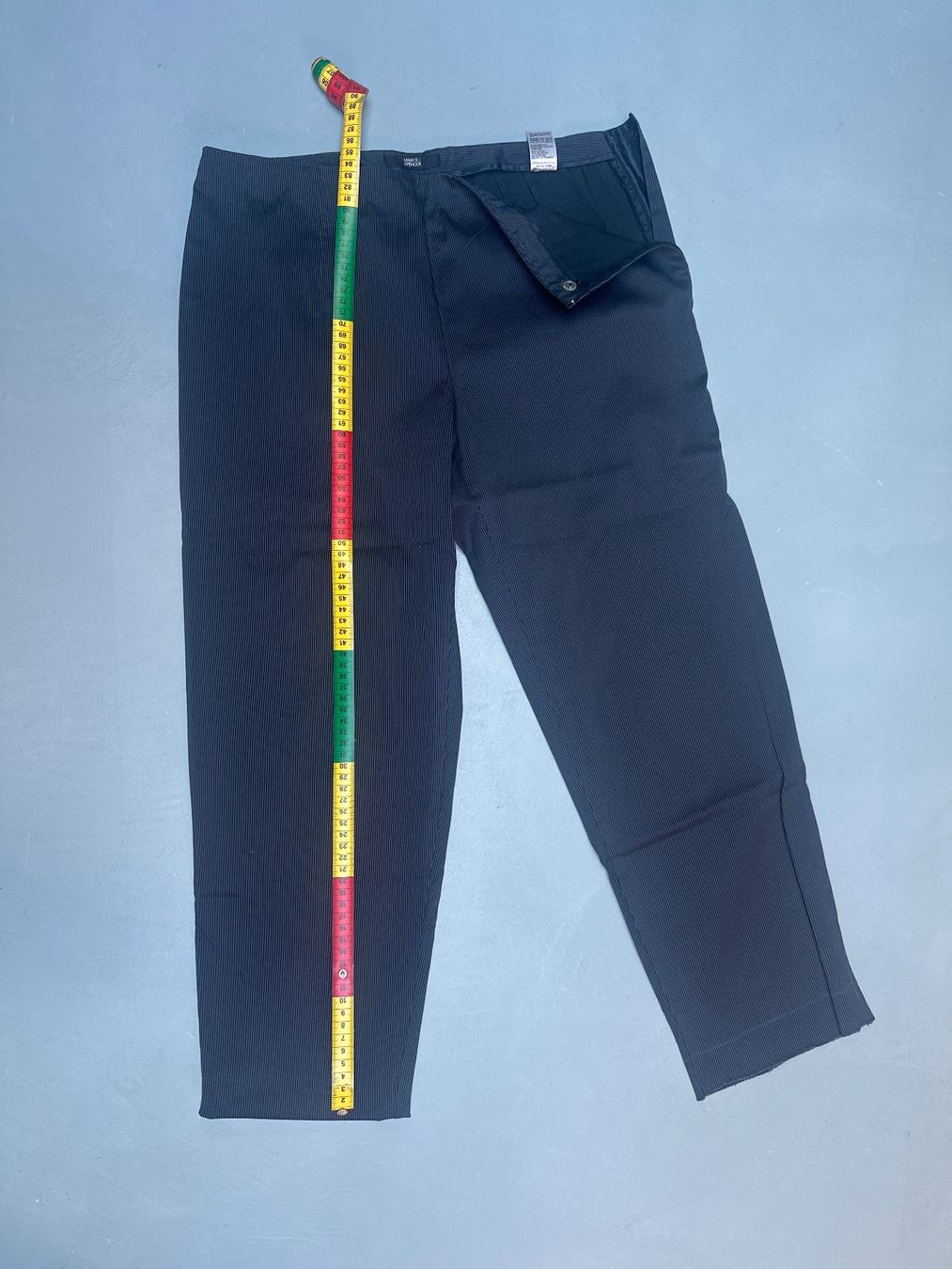 Pantaloni: Marks&Spencer Damenhose Dunkelblau, Gestreift – Usato da Leuk-Stadt venduto da 2thcircle 3