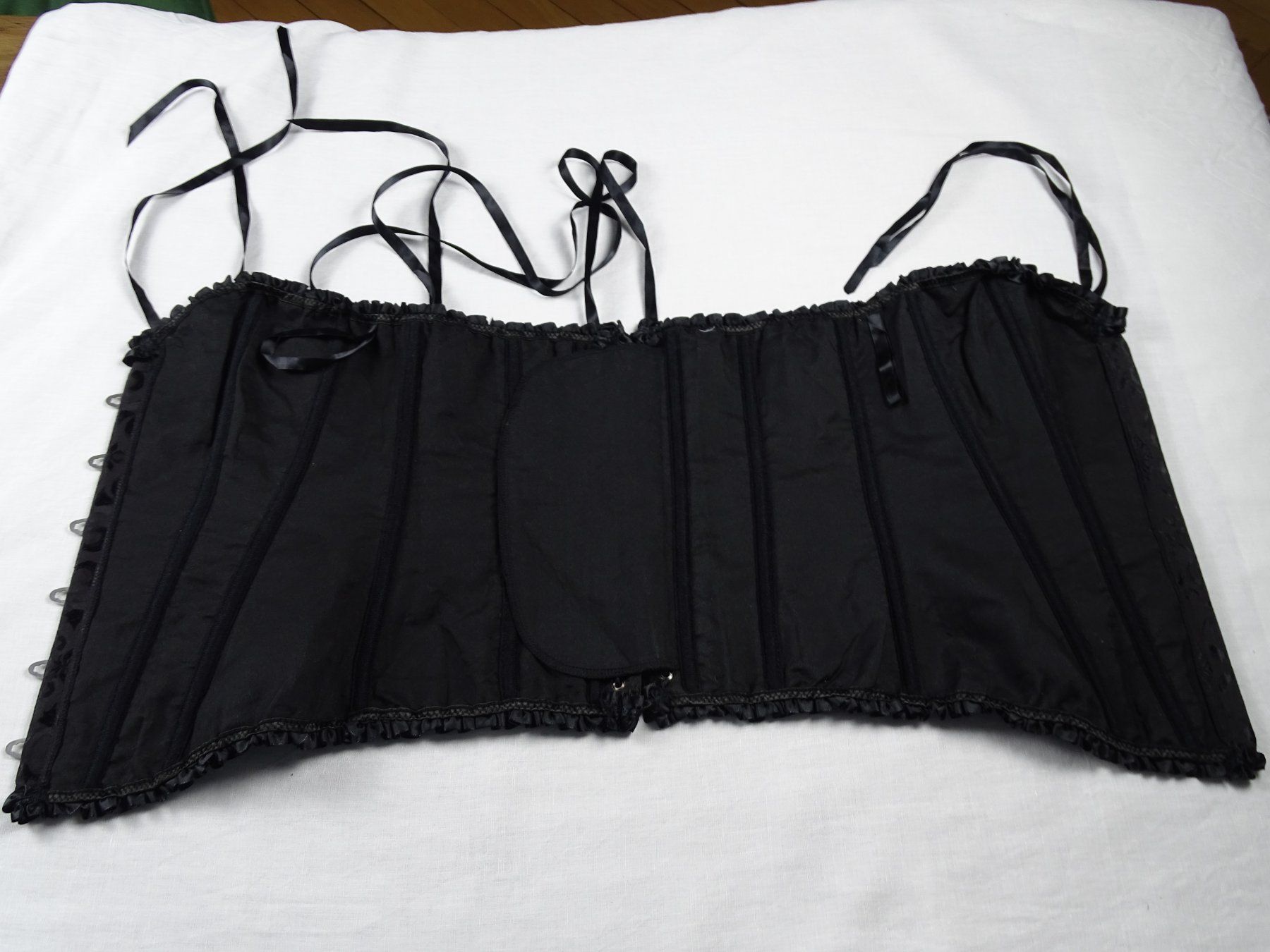 Altra biancheria intima: Schwarzes Korsett mit Muster – Usato da Solothurn venduto da hli_n69n 8