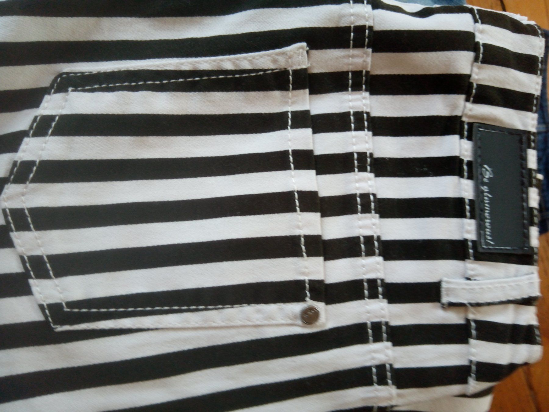 Pantaloni: Hose schwarz/weiss gestreift Gr. 164 – Usato da Magden venduto da Mandy13 1