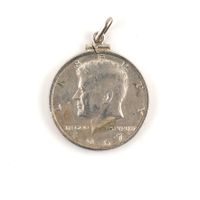 Half Dollar mit Fassung als Anhänger