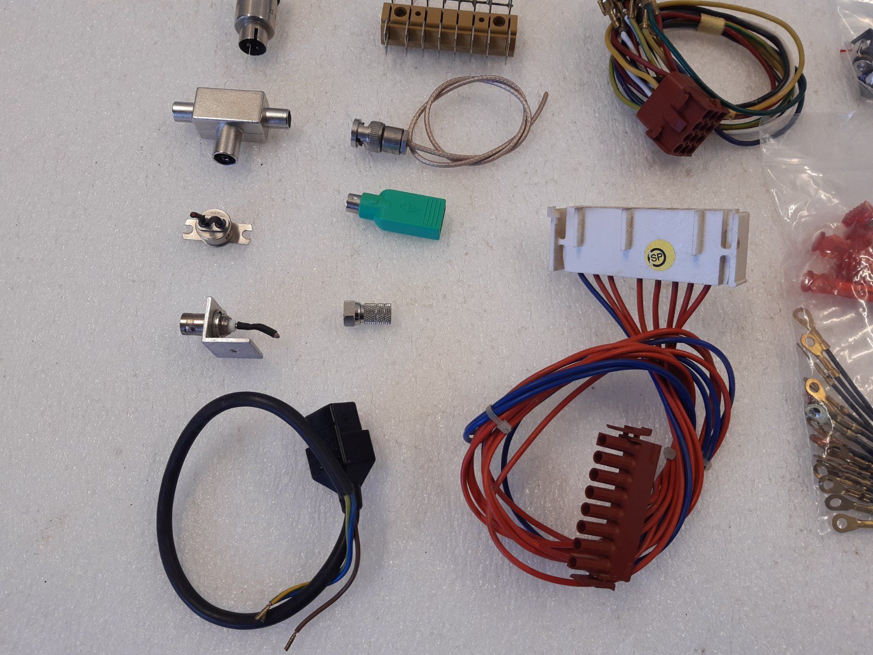 Cavi: Ein Posten Elektroteile – Usato da Trubschachen venduto da Caddy8 2