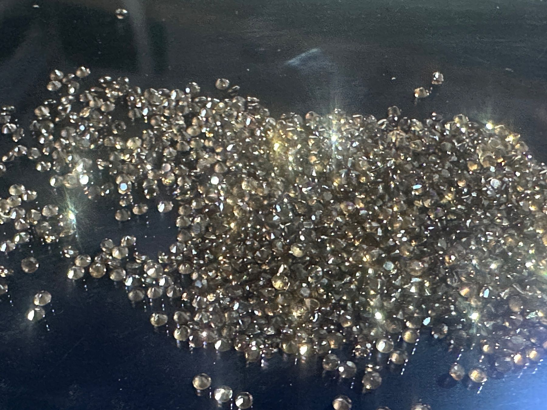 Fossili: 100 St fein brillantgeschliffene Rauchquartz-Pointer 1,5 mm – Nuovo (secondo la descrizione) da Langenthal venduto da Seelenfreunde