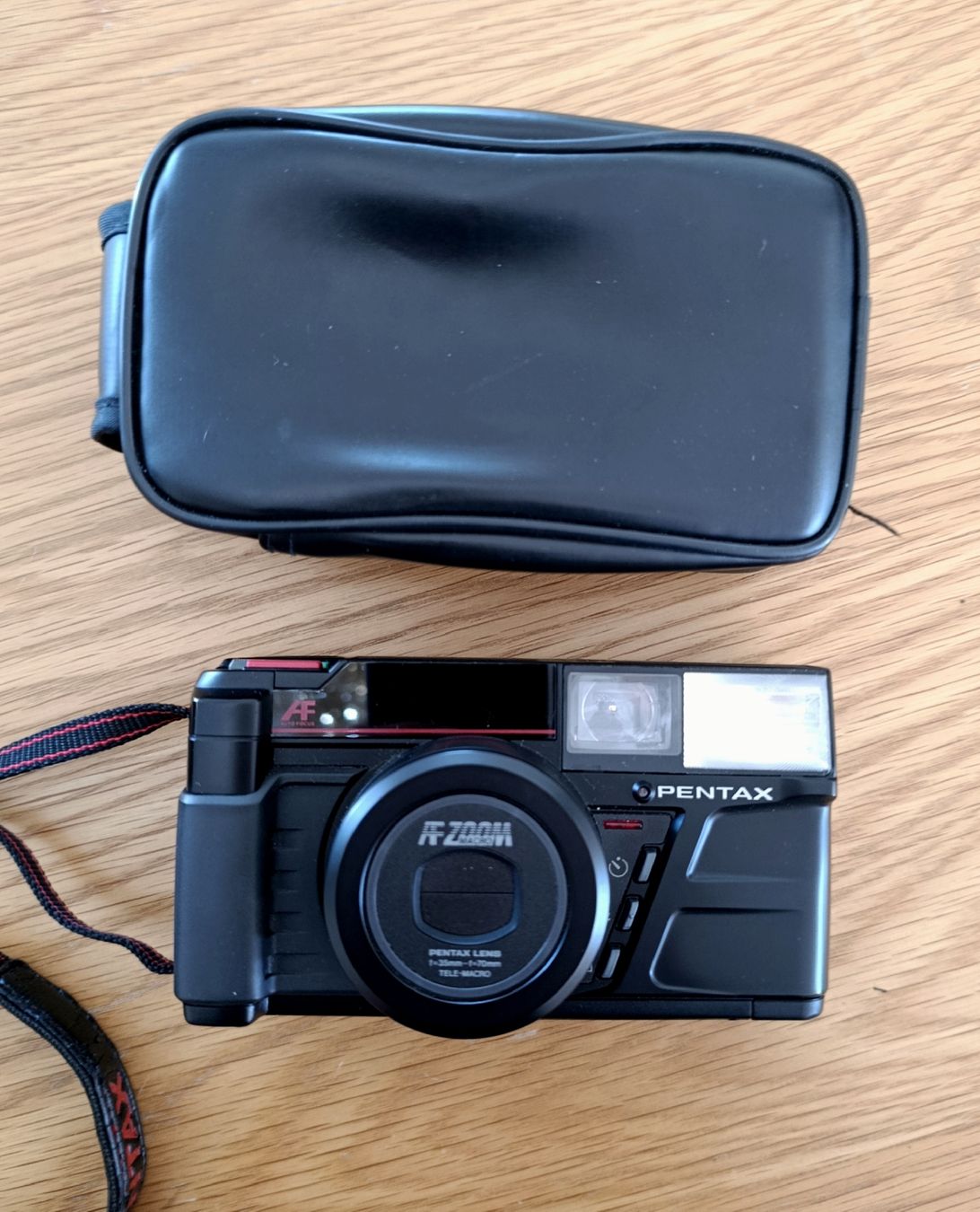 Pentax Fotocamera: Pentax Zoom 70 Kompaktkamera - mit Tasche – Usato da Wil SG venduto da Donaldus