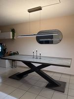 Grosser Esstisch aus Massivholz (Eiche) im Industrial Design